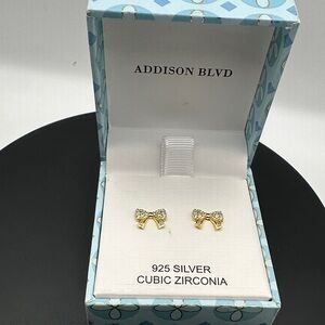 NWT Addison Blvd Gold Bow Earrings